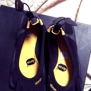 Vibram Finger-toe Shoes - Size 9